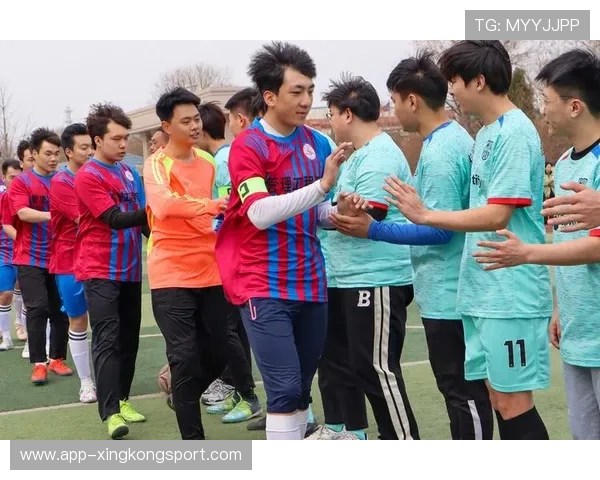 武汉足球明星足球赛门票热销球迷狂欢期待精彩对决 武汉足球明星足球赛门票热销球迷狂欢期待精彩对决