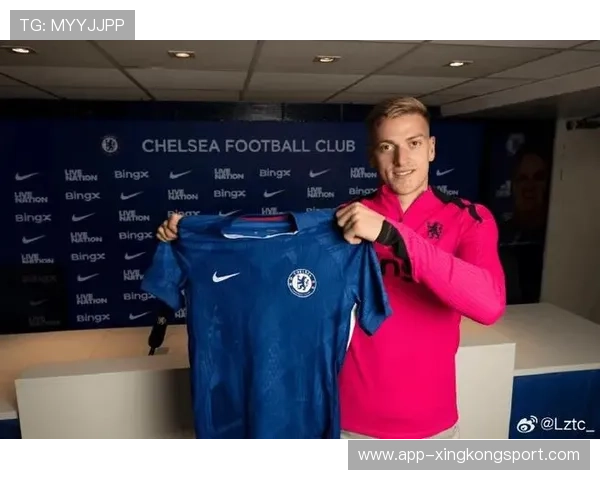 切尔西足球明星的时尚穿搭解析与潮流搭配技巧分享