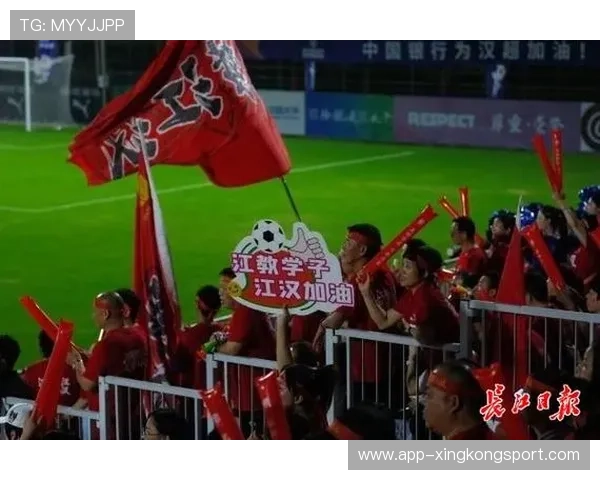 武汉足球队以55分稳居锦标赛积分榜首位争夺冠军势头强劲 武汉足球队以55分稳居锦标赛积分榜首位争夺冠军势头强劲