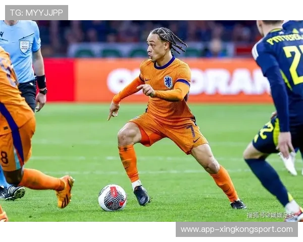 土耳其足球明星发型男孩的时尚魅力与青春风采探秘 土耳其足球明星发型男孩的时尚魅力与青春风采探秘