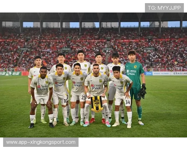 广州足球队在最新足球状态排行榜中荣登第4名展现强劲实力与潜力